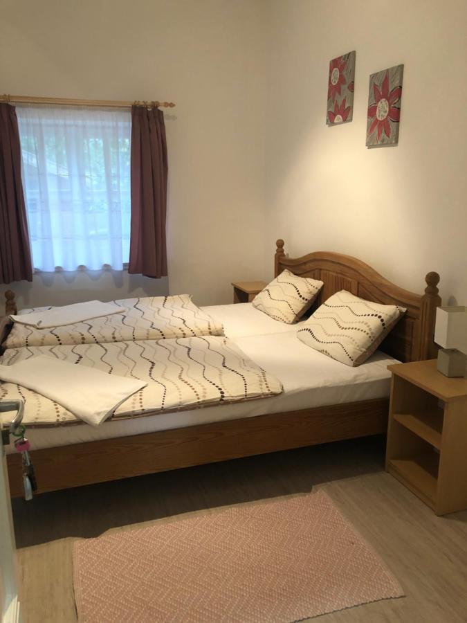 Tisza-Kert Apartmanok Tiszafüred Exteriör bild