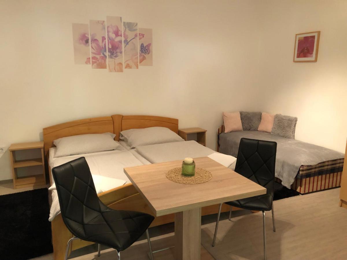 Tisza-Kert Apartmanok Tiszafüred Exteriör bild