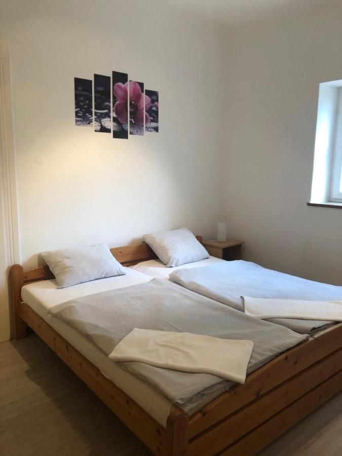 Tisza-Kert Apartmanok Tiszafüred Exteriör bild